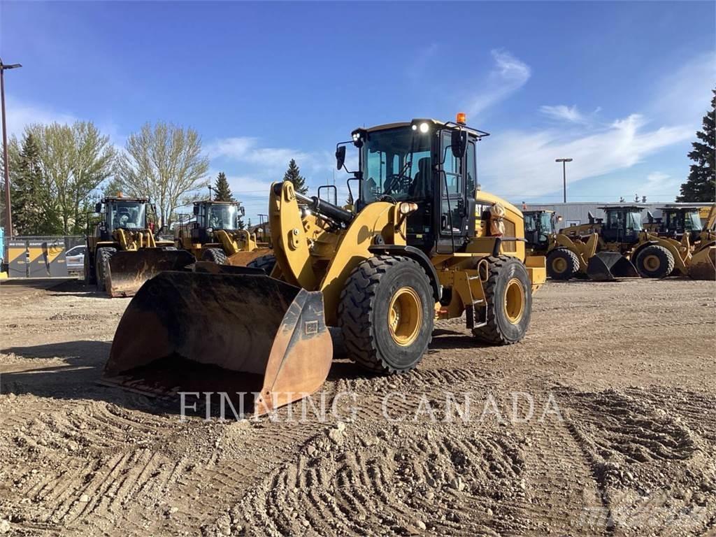 CAT 930M لوادر بعجل