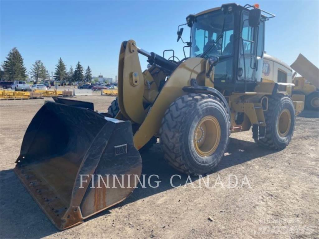 CAT 930M لوادر بعجل