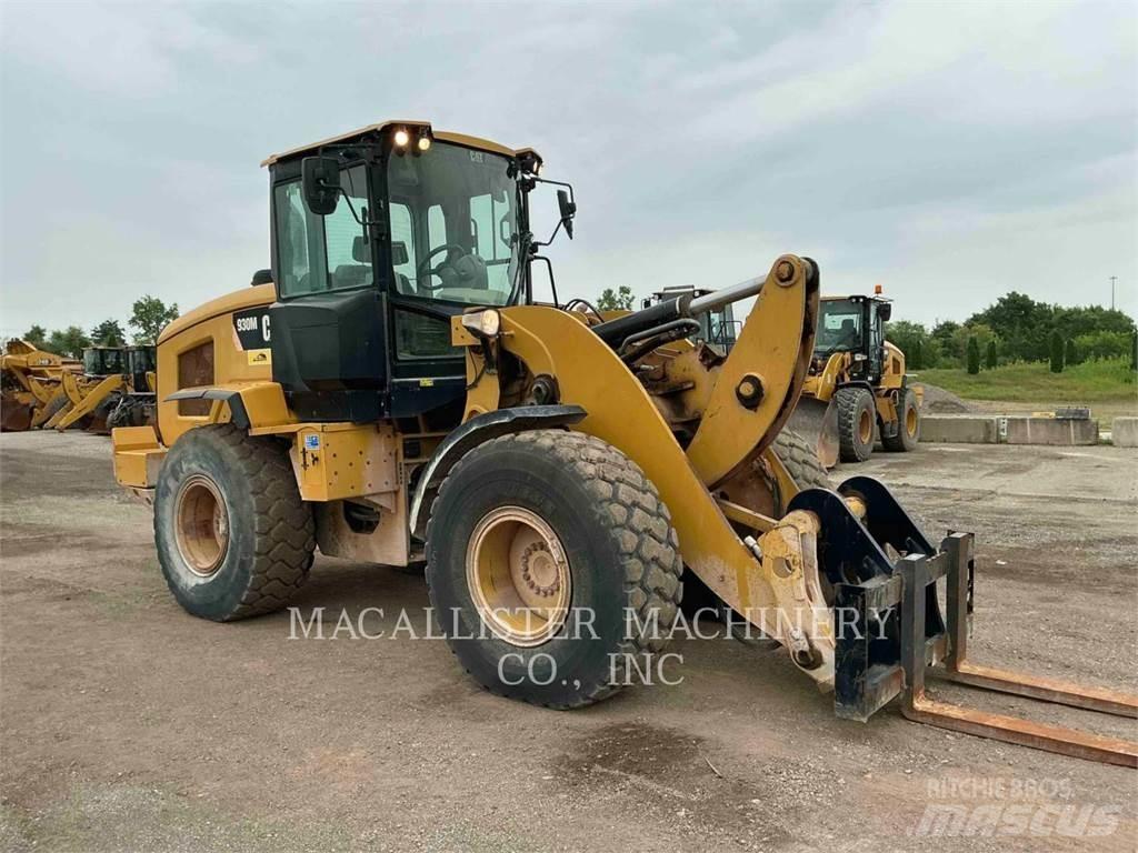 CAT 930M لوادر بعجل