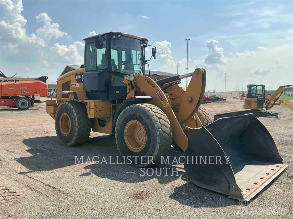 CAT 930M لوادر بعجل