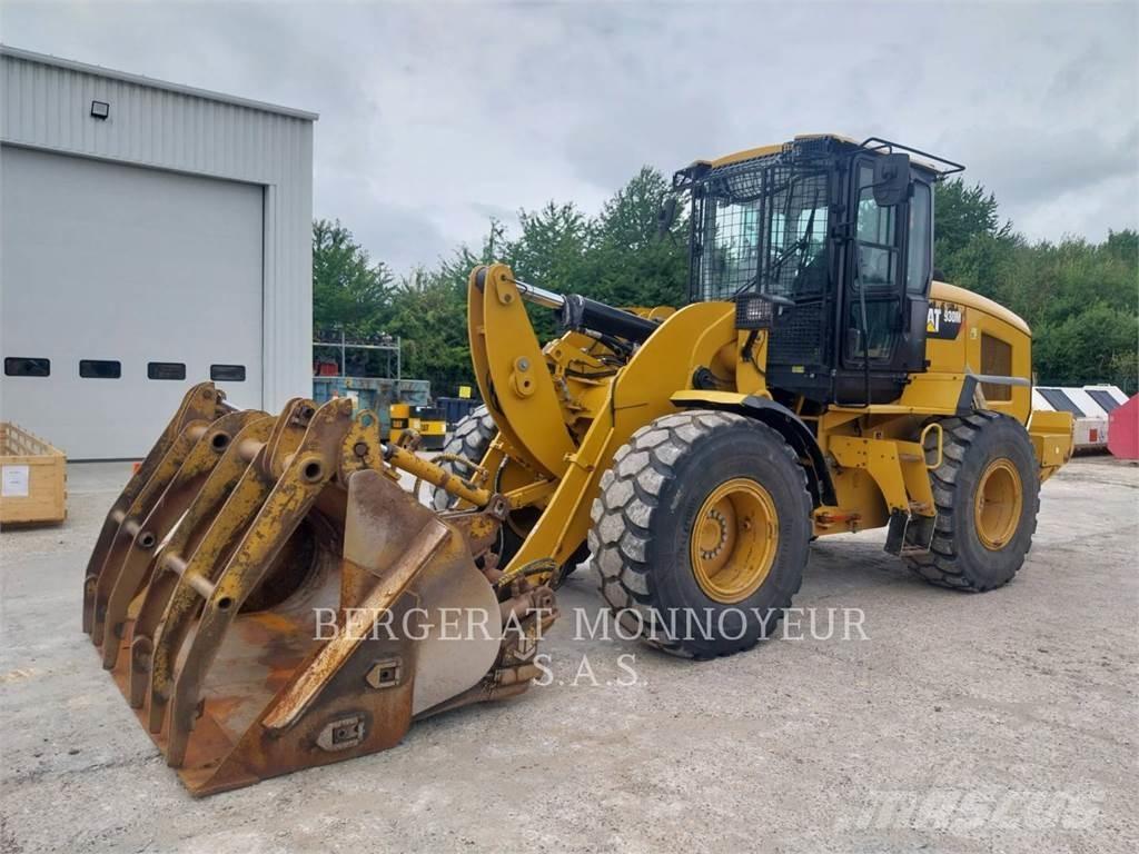 CAT 930M لوادر بعجل