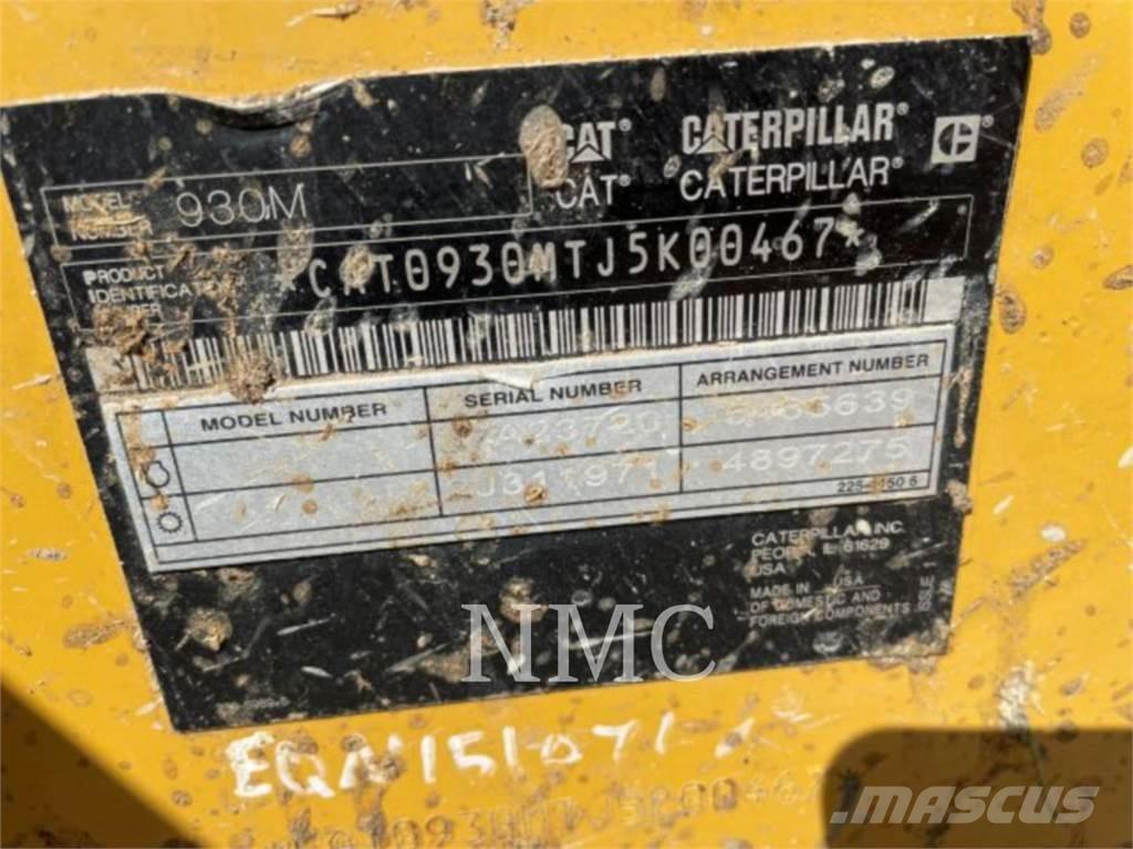 CAT 930M لوادر بعجل
