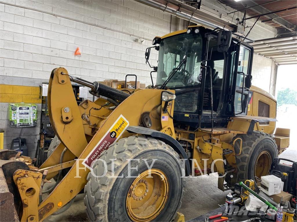 CAT 930M لوادر بعجل
