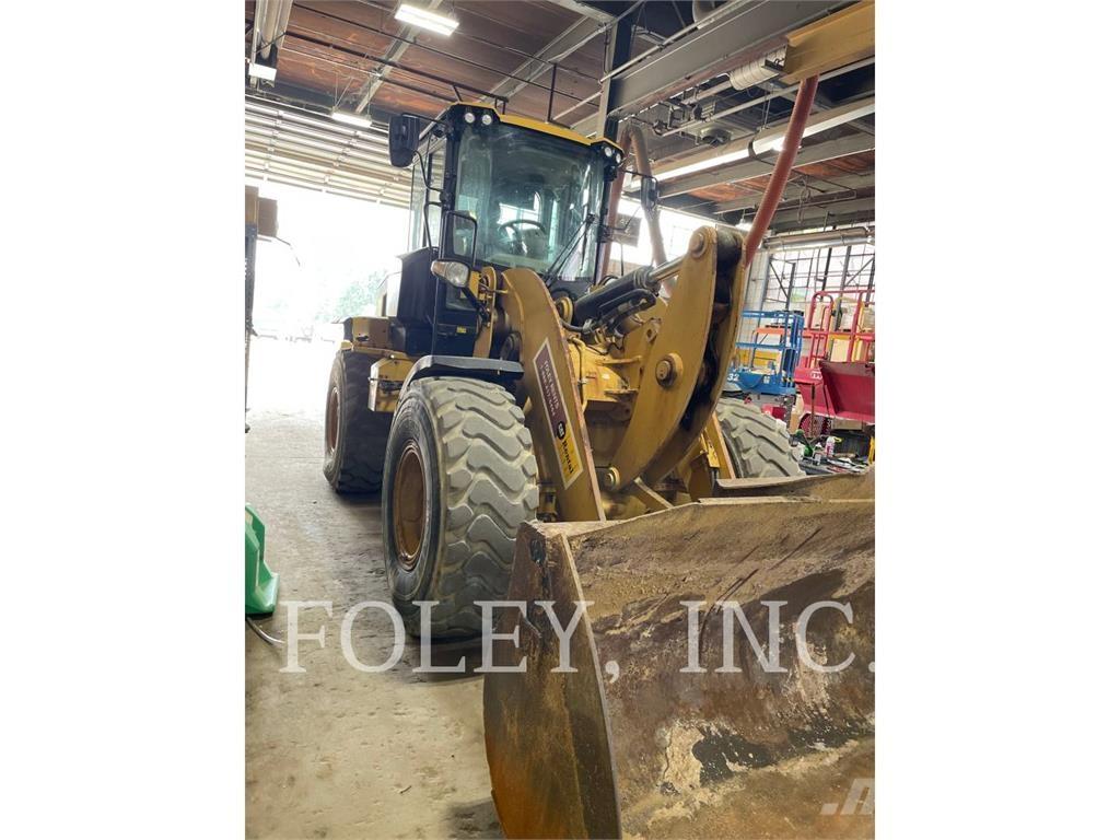 CAT 930M لوادر بعجل
