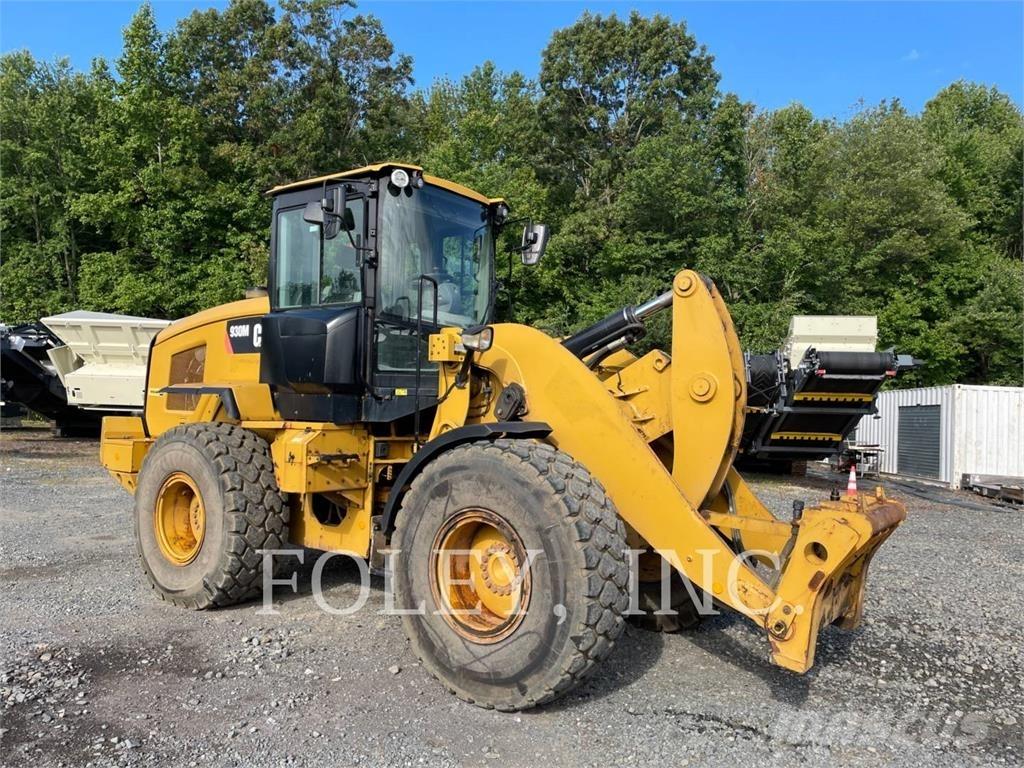 CAT 930M لوادر بعجل