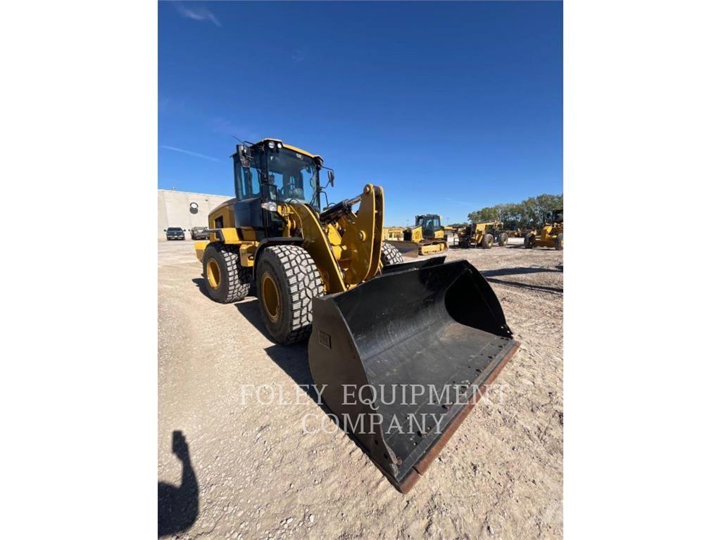 CAT 930M لوادر بعجل