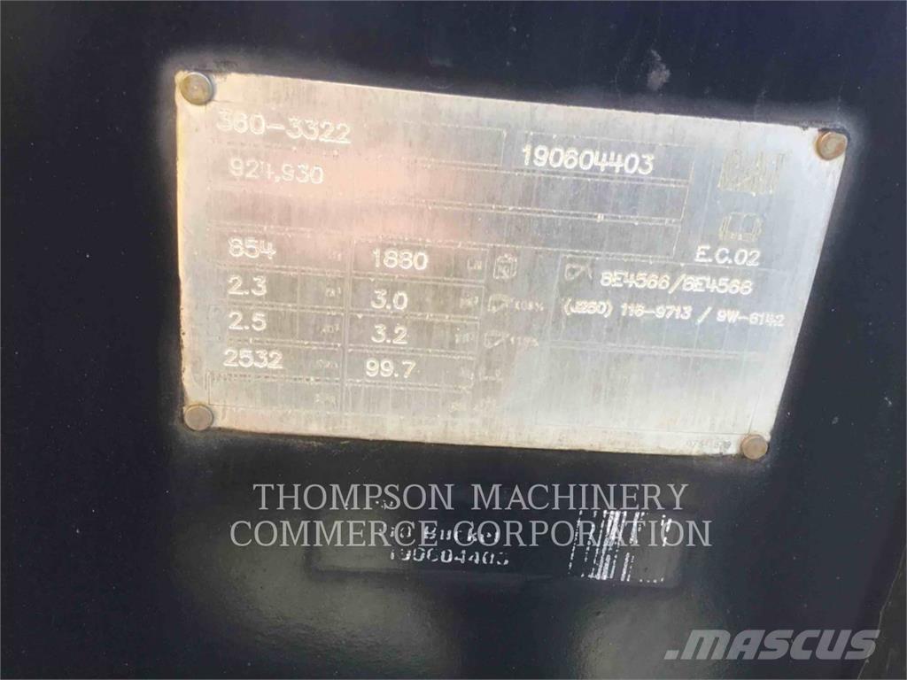 CAT 930M لوادر بعجل