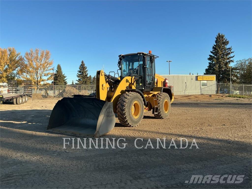 CAT 930M لوادر بعجل