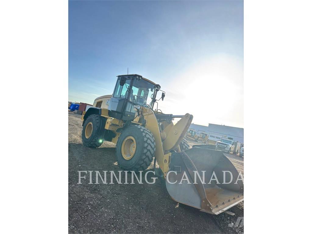 CAT 930M لوادر بعجل