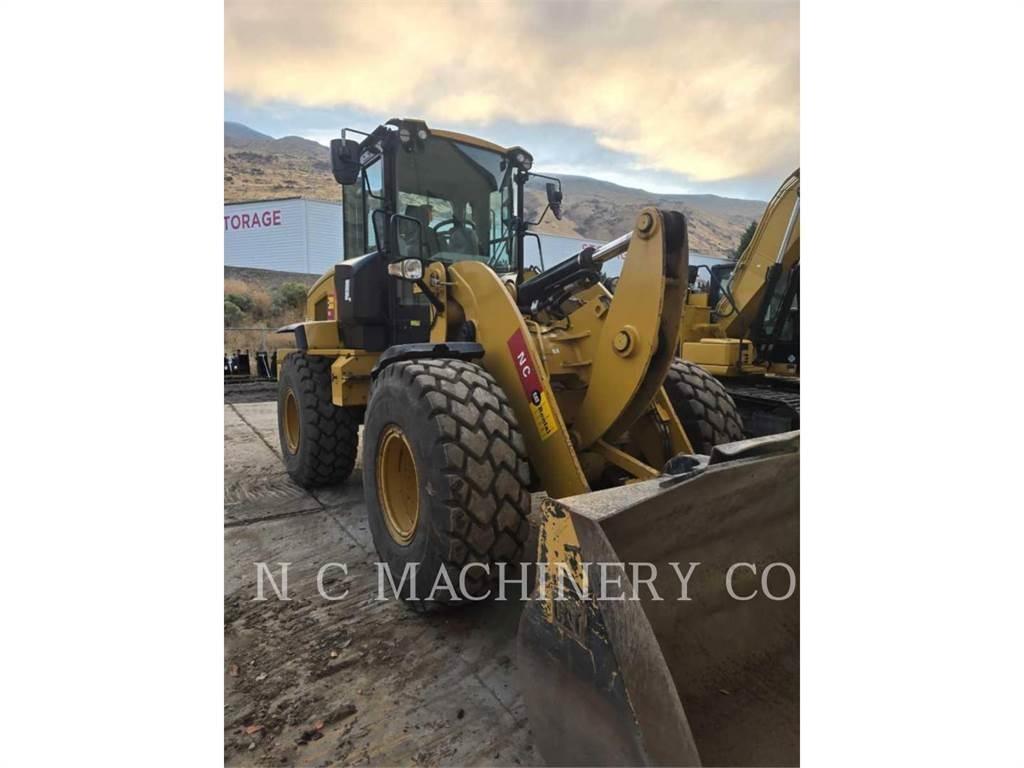 CAT 930M لوادر بعجل