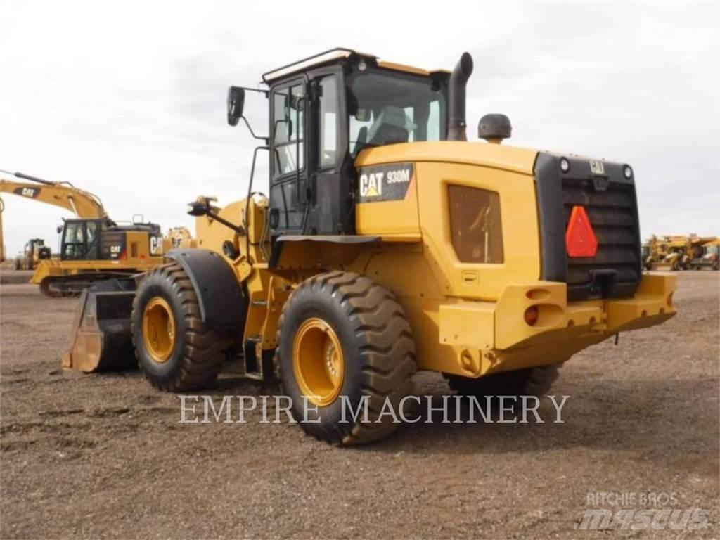 CAT 930M FC لوادر بعجل