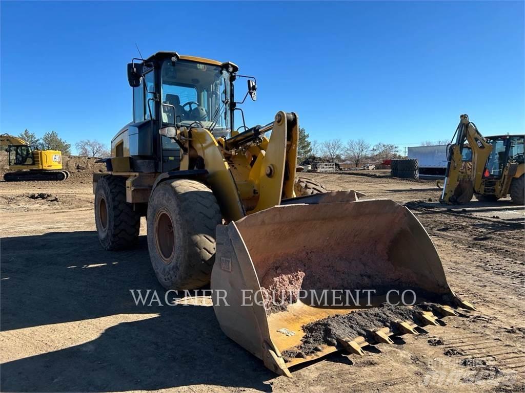 CAT 930M FC لوادر بعجل