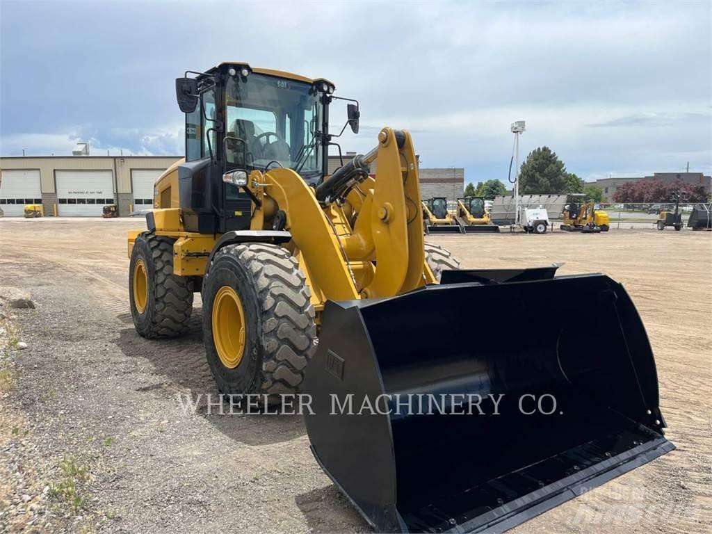 CAT 930M QC لوادر بعجل