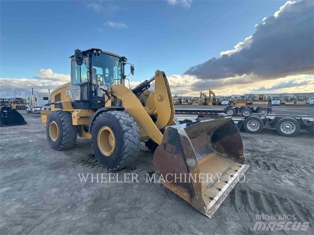 CAT 930M QC لوادر بعجل