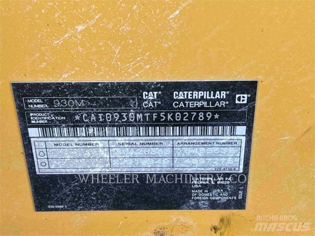 CAT 930M QC لوادر بعجل