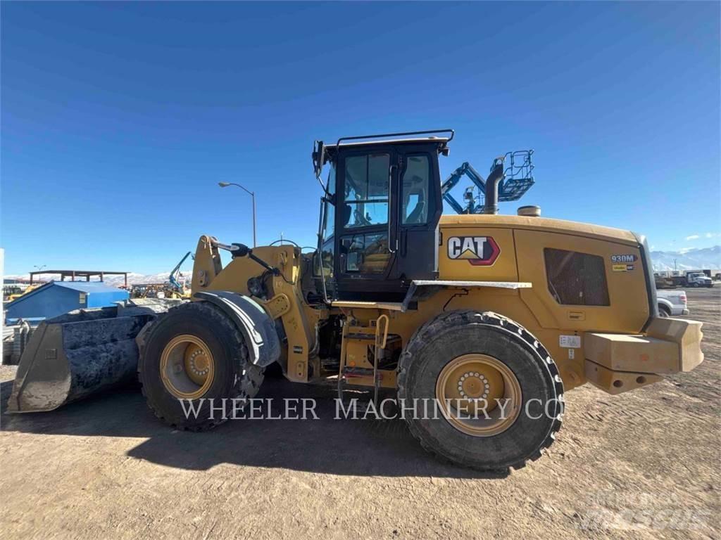 CAT 930M QC لوادر بعجل