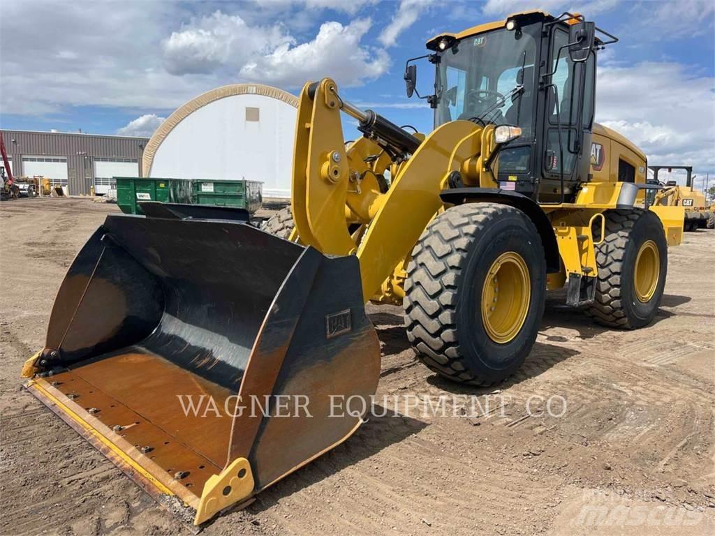 CAT 938 لوادر بعجل