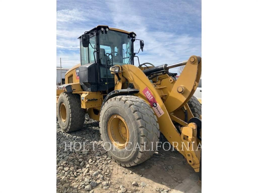 CAT 938 لوادر بعجل