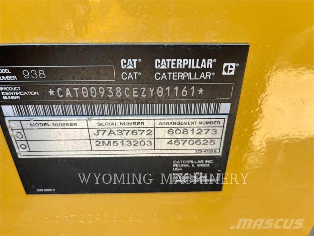 CAT 938 لوادر بعجل