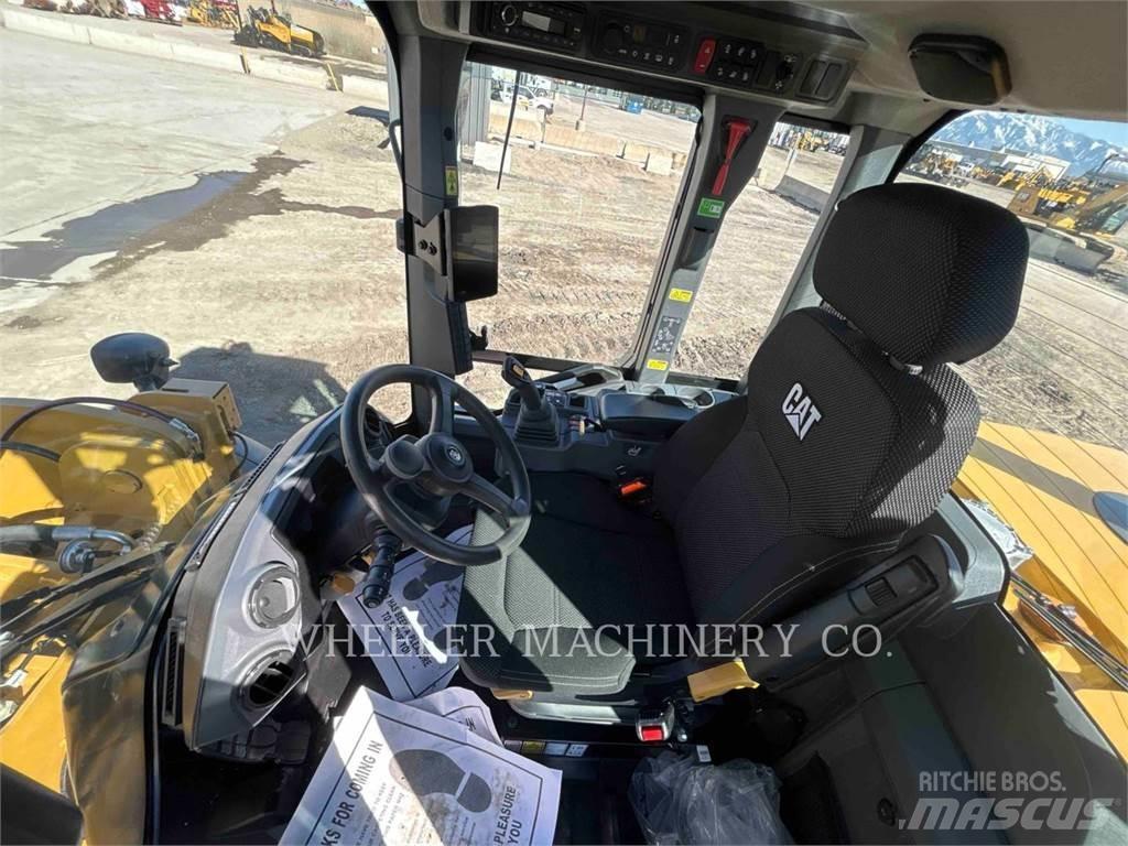 CAT 938 QC لوادر بعجل