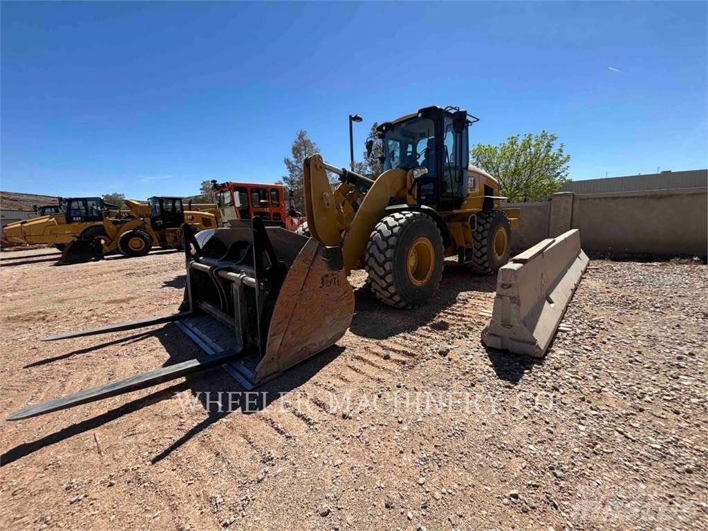 CAT 938 QC لوادر بعجل