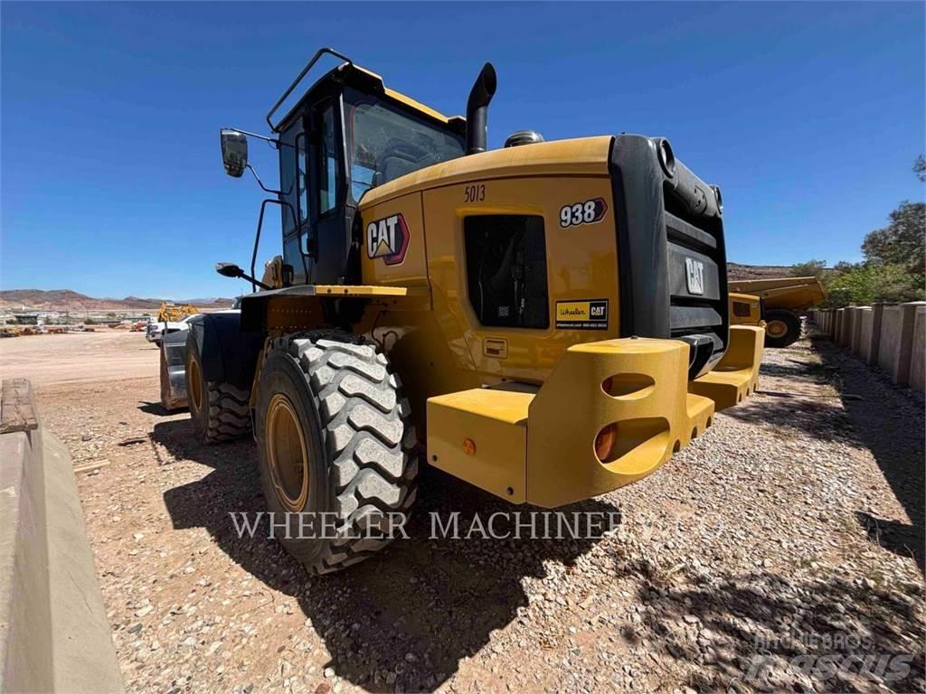 CAT 938 QC لوادر بعجل
