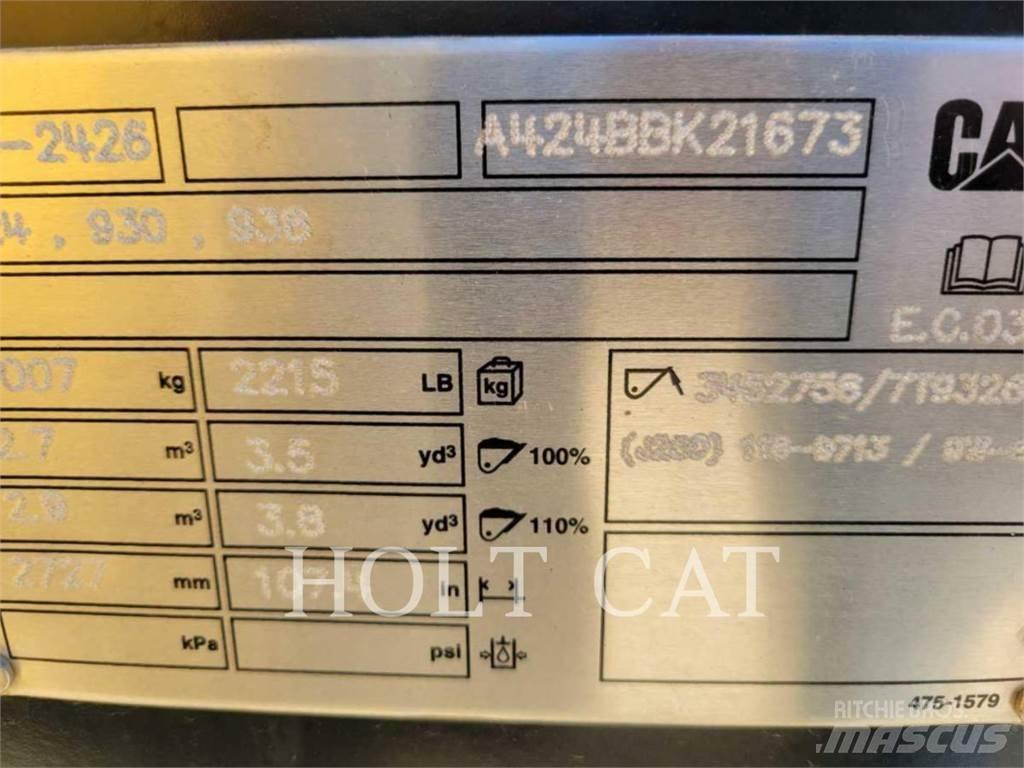 CAT 938 QC لوادر بعجل
