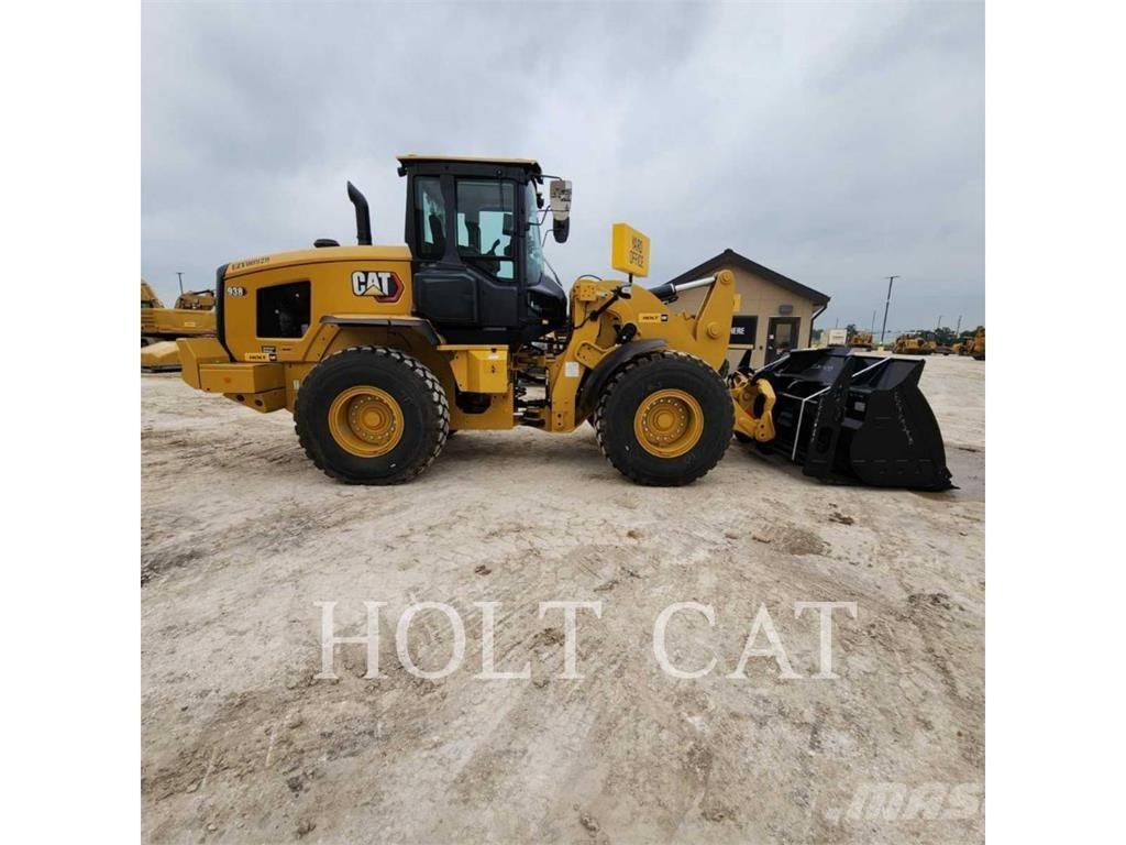 CAT 938 QC لوادر بعجل
