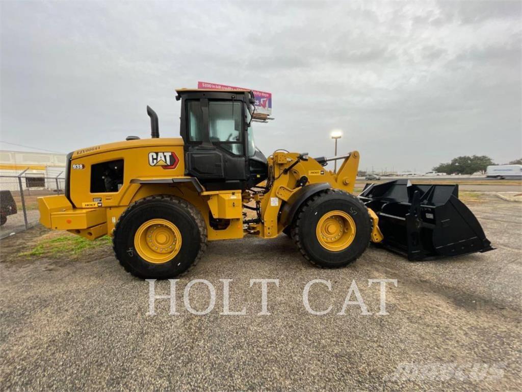 CAT 938 QC لوادر بعجل