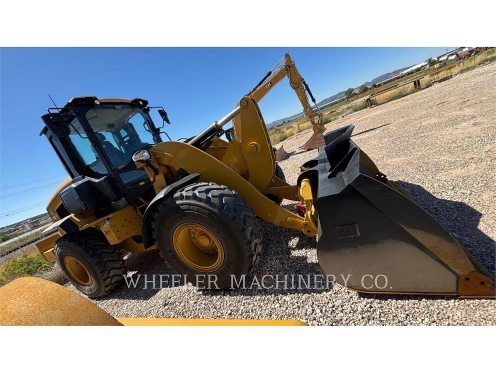CAT 938 QC لوادر بعجل