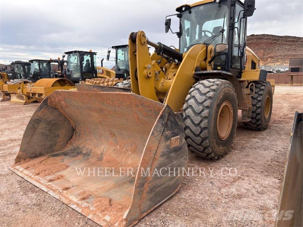 CAT 938 QC لوادر بعجل