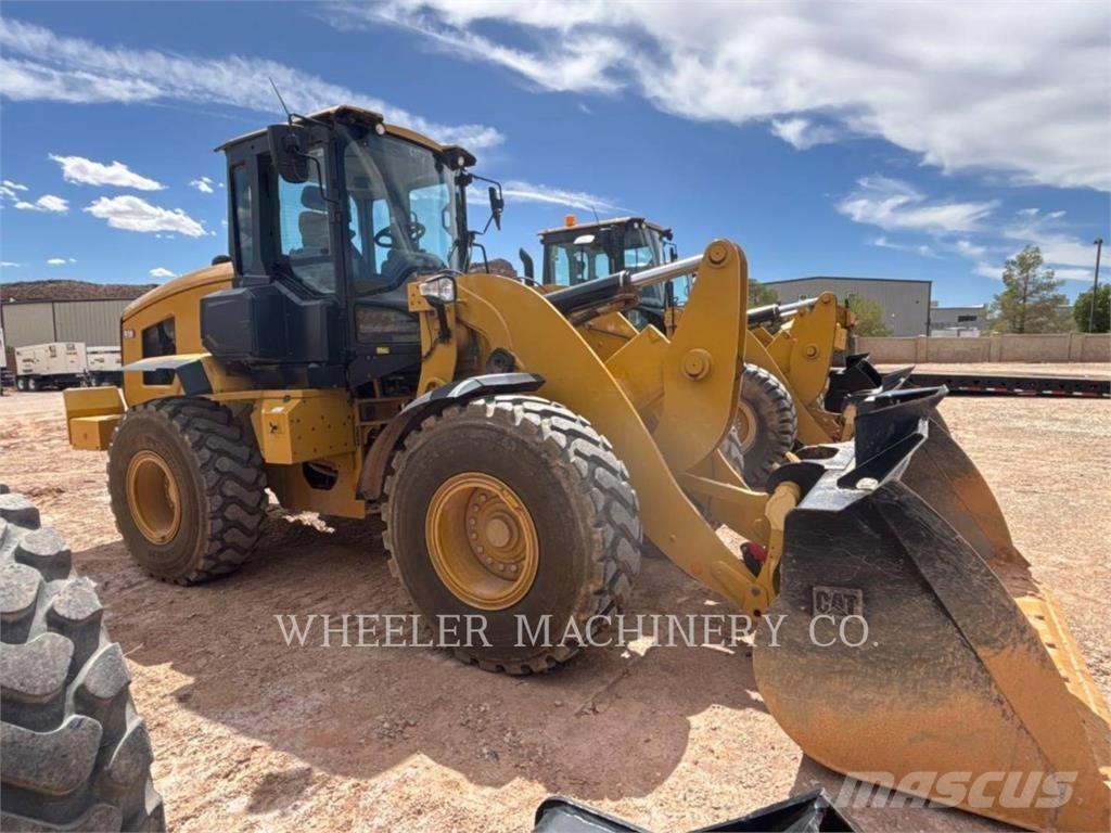 CAT 938 QC لوادر بعجل