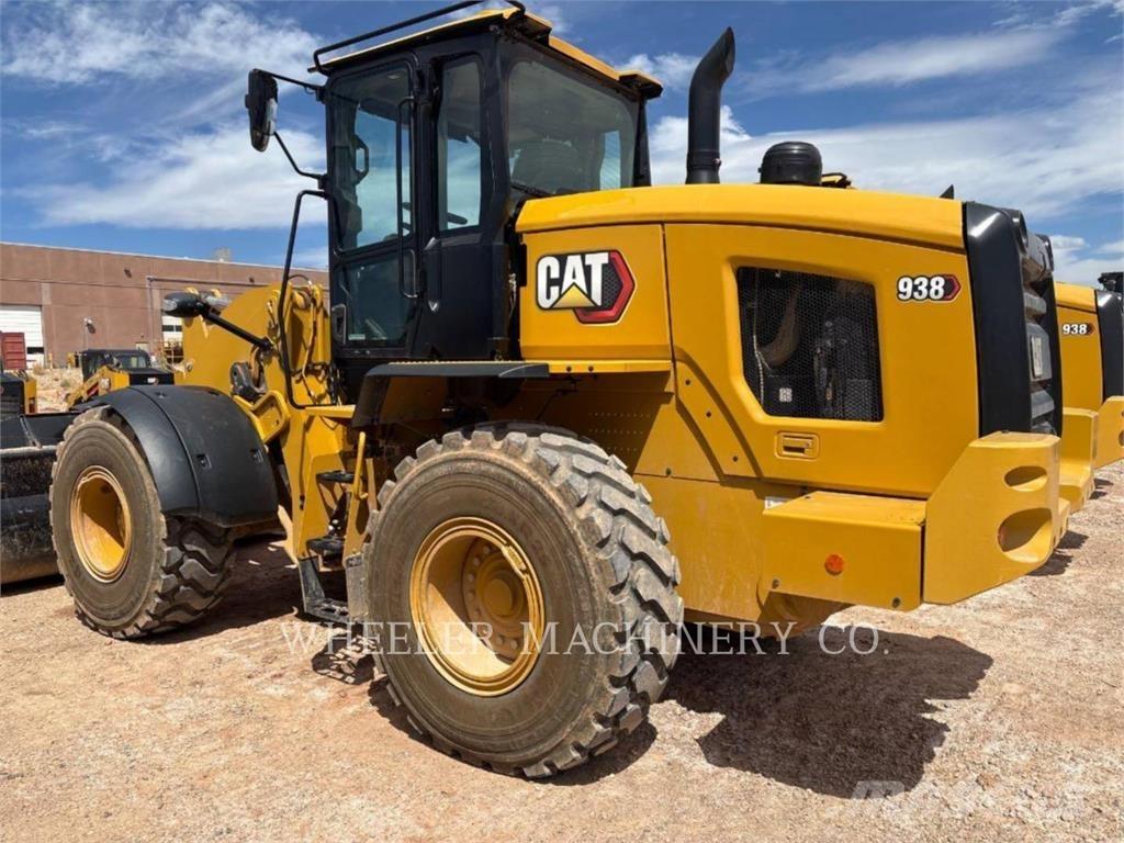 CAT 938 QC لوادر بعجل