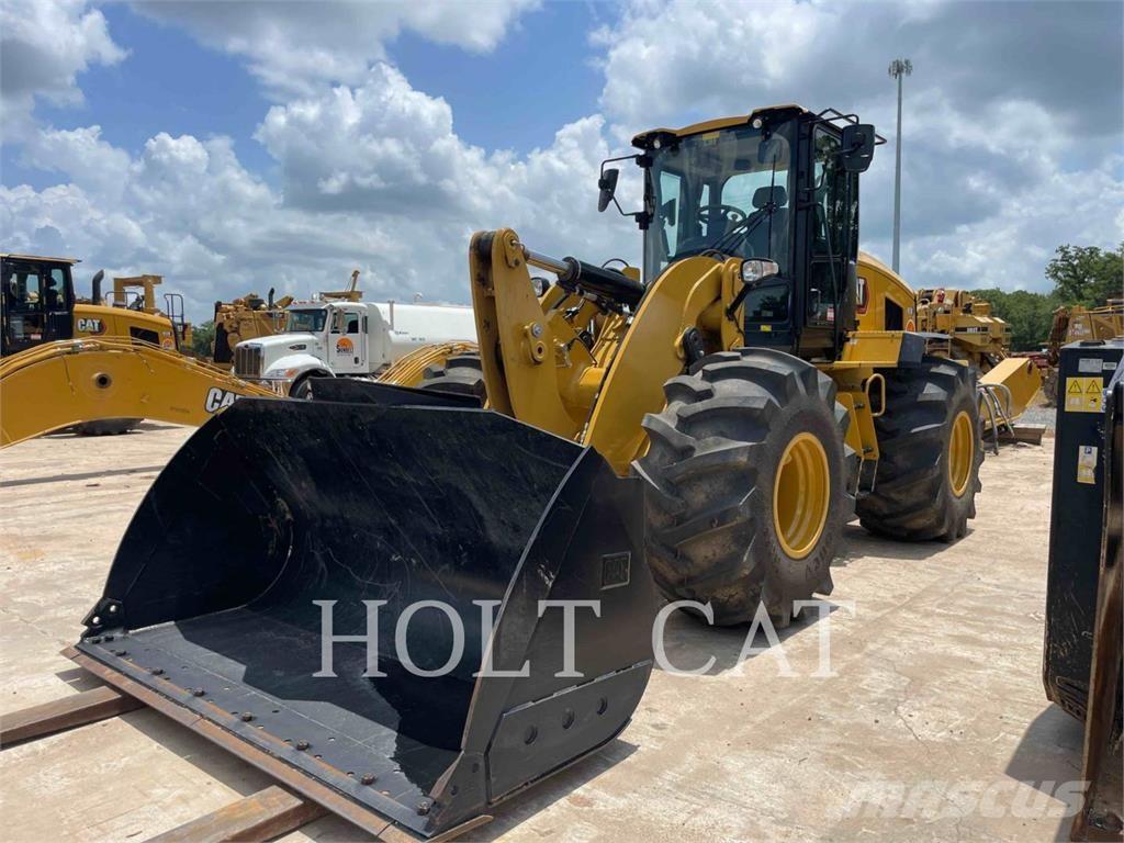 CAT 93814 لوادر بعجل