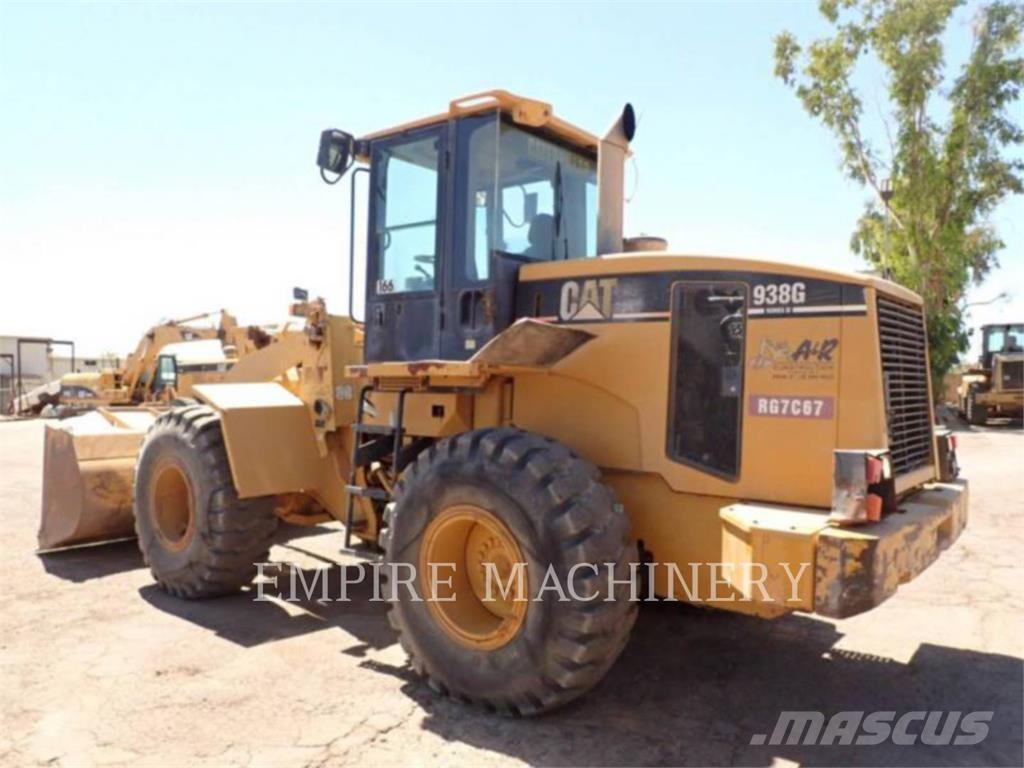 CAT 938G لوادر بعجل