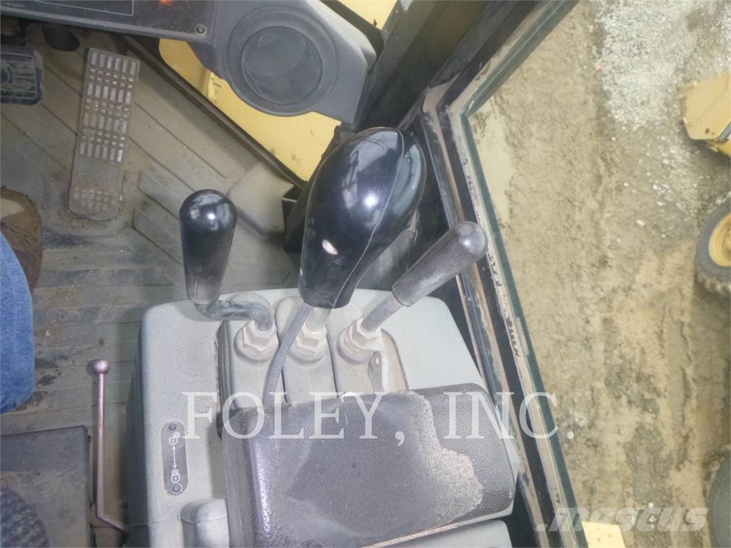 CAT 938G لوادر بعجل