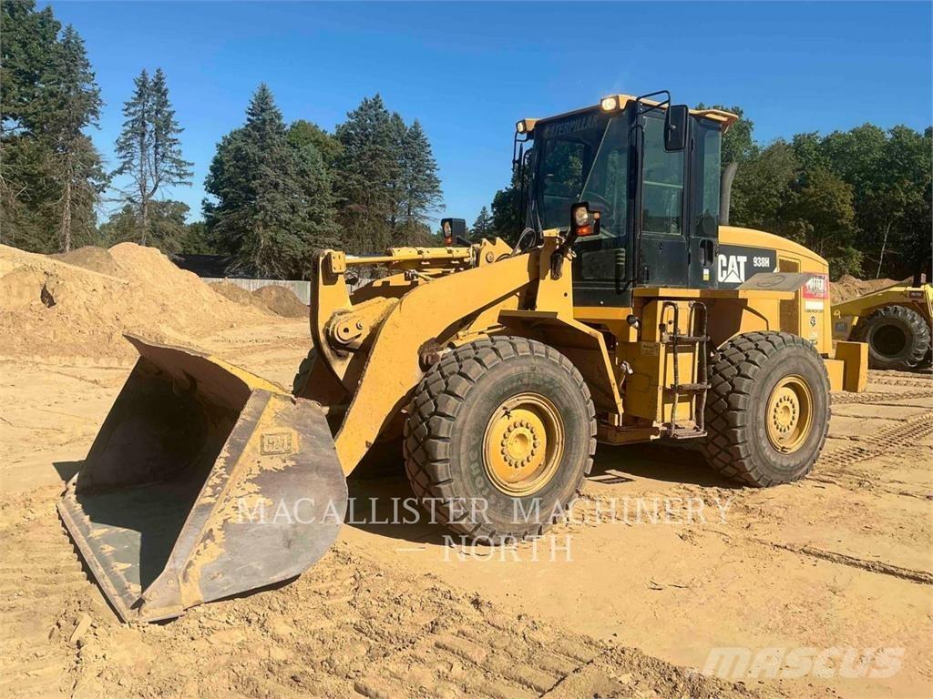 CAT 938H لوادر بعجل
