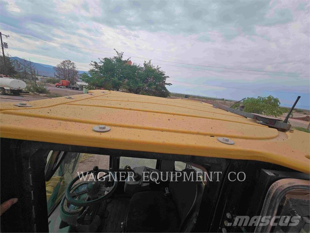 CAT 938H لوادر بعجل