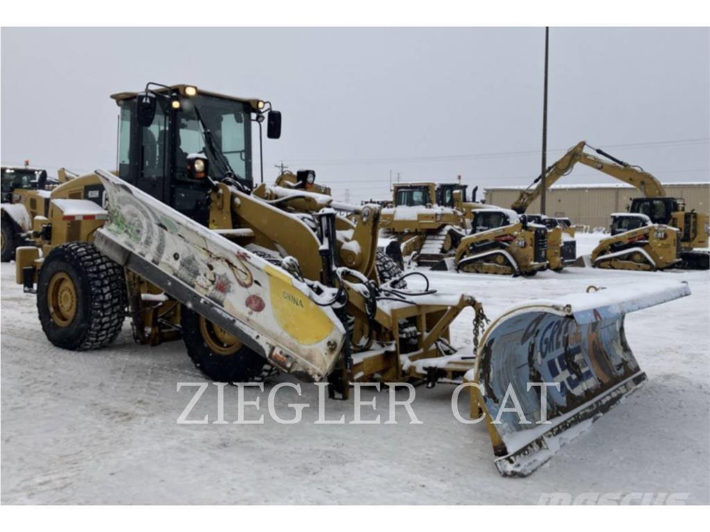 CAT 938H لوادر بعجل