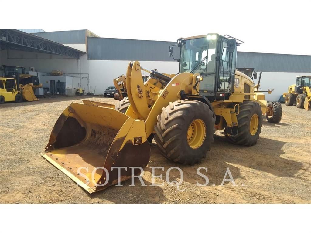 CAT 938K لوادر بعجل