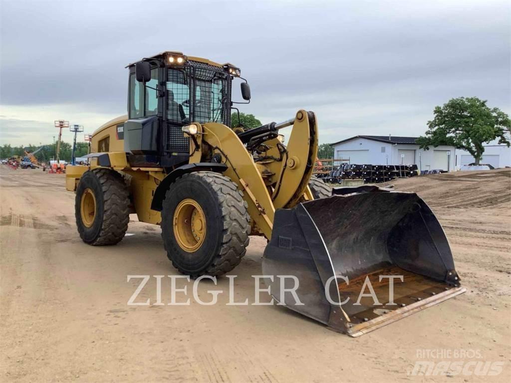 CAT 938K لوادر بعجل
