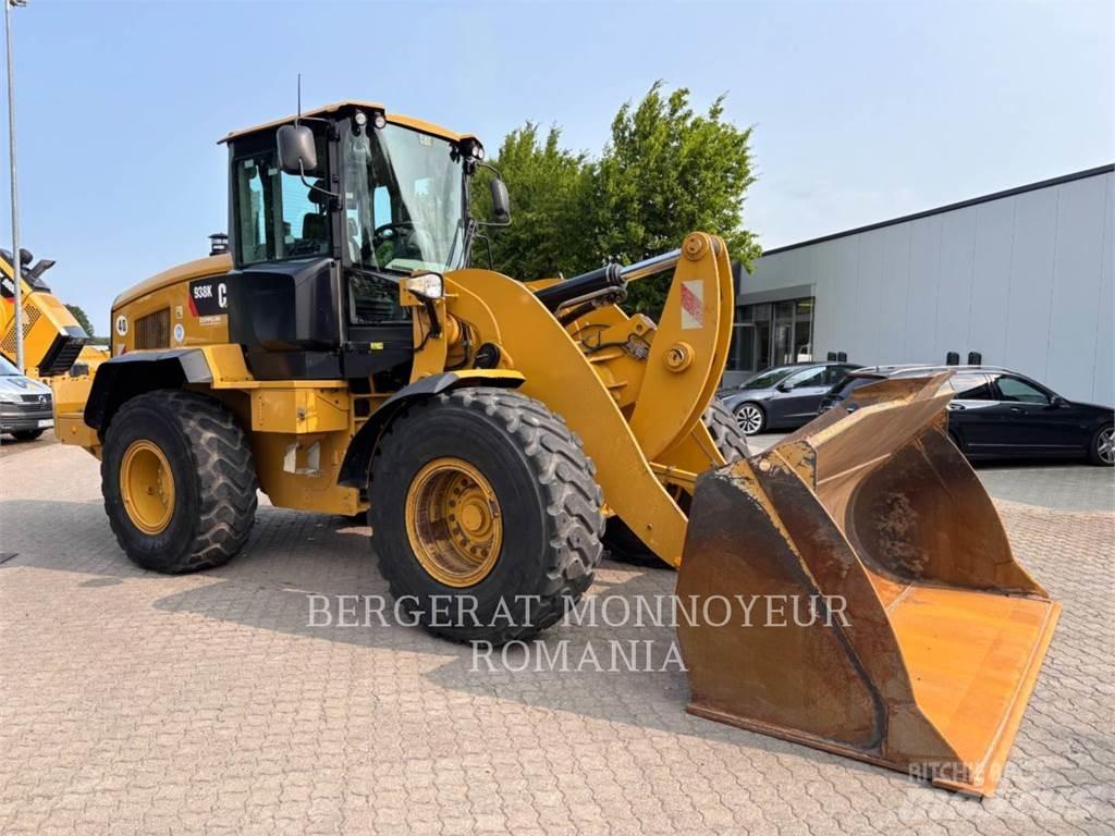 CAT 938K لوادر بعجل