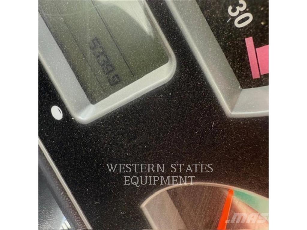 CAT 938K لوادر بعجل