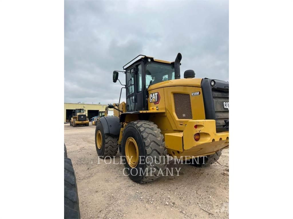 CAT 938M لوادر بعجل