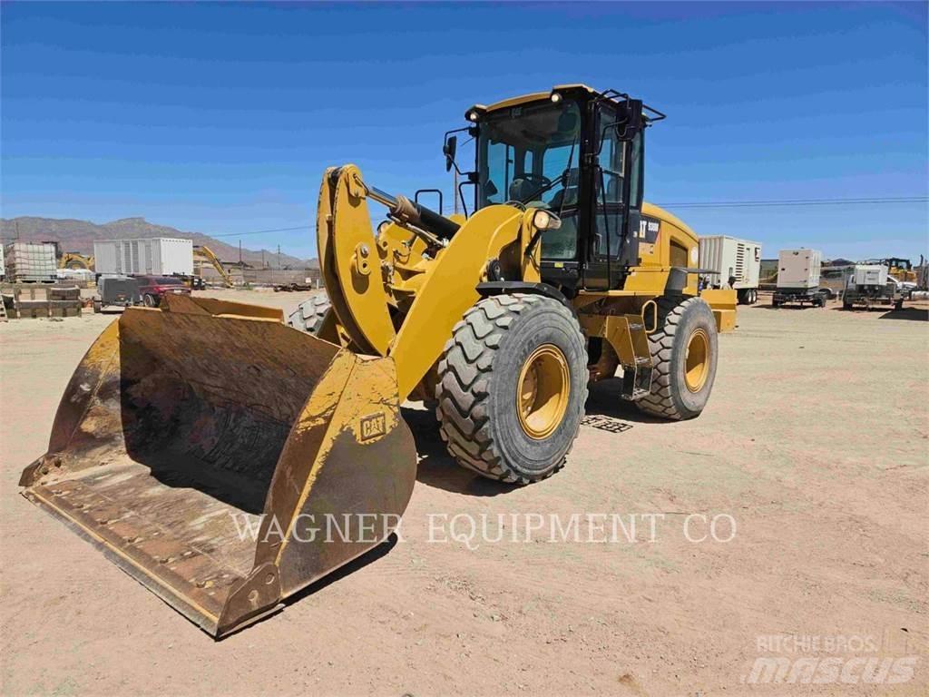CAT 938M لوادر بعجل
