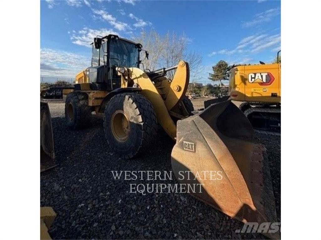 CAT 938M لوادر بعجل