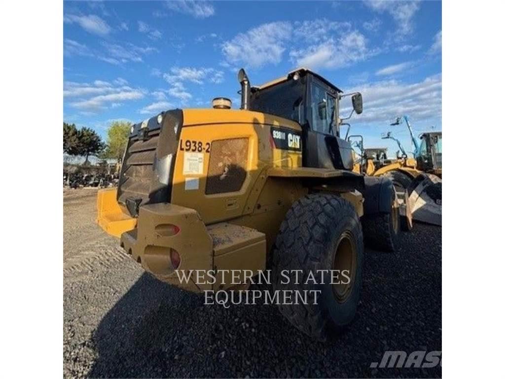 CAT 938M لوادر بعجل