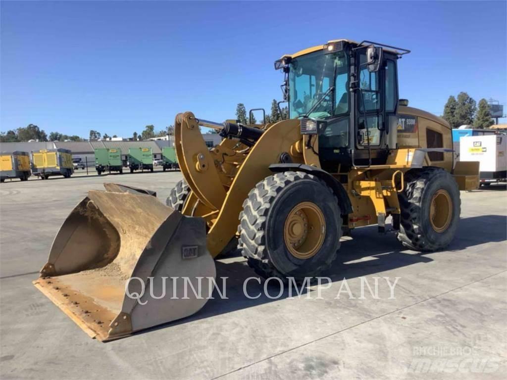 CAT 938M لوادر بعجل