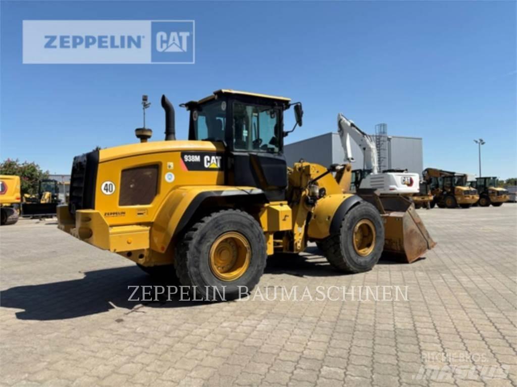 CAT 938M لوادر بعجل