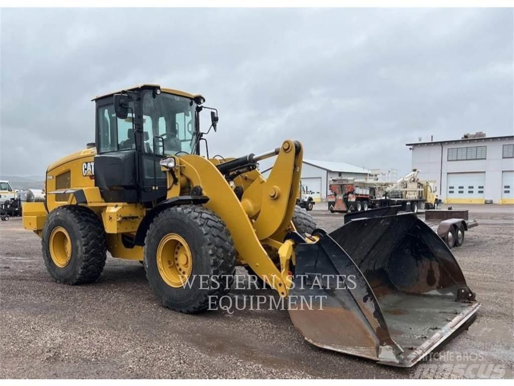 CAT 938M لوادر بعجل